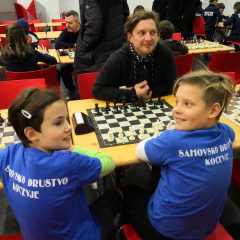 48405406_588638938262822_5834946408599257088_n